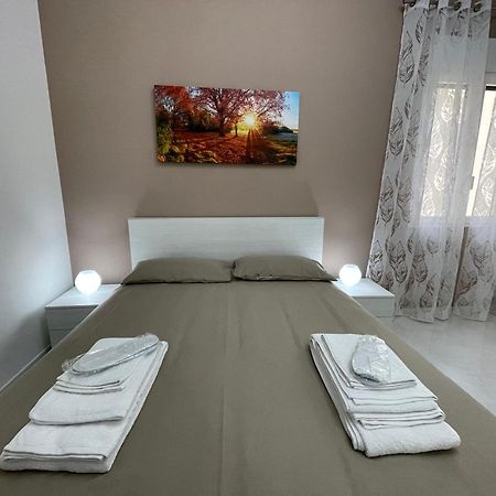 B&B Holden House Bari Buitenkant foto