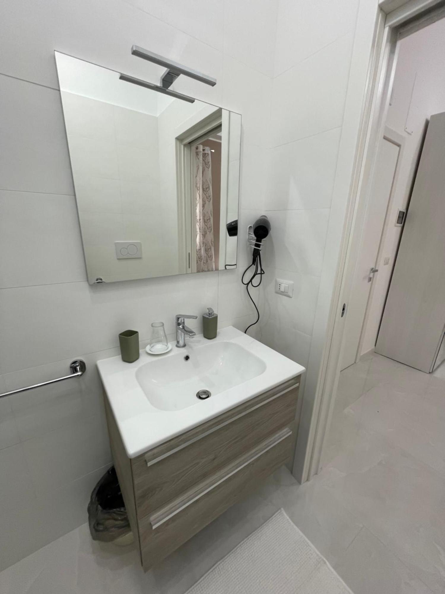 B&B Holden House Bari Buitenkant foto